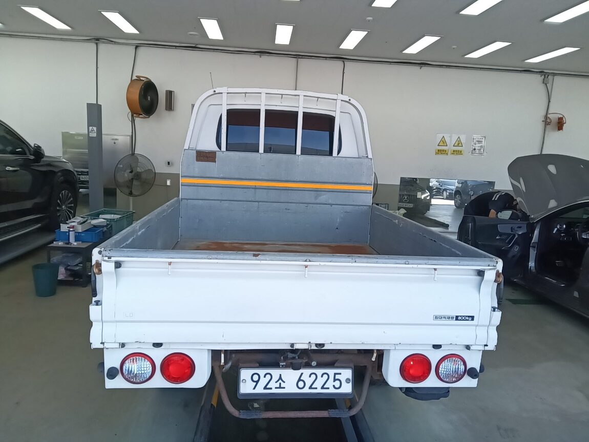 KIA THE NEW BONGO III CARGO 1 TON 4WD DOUBLE CAB LONG WHEELBASE GL 2022 - zdjęcie 15