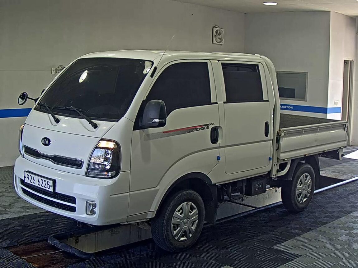 KIA THE NEW BONGO III CARGO 1 TON 4WD DOUBLE CAB LONG WHEELBASE GL 2022 - zdjęcie 2