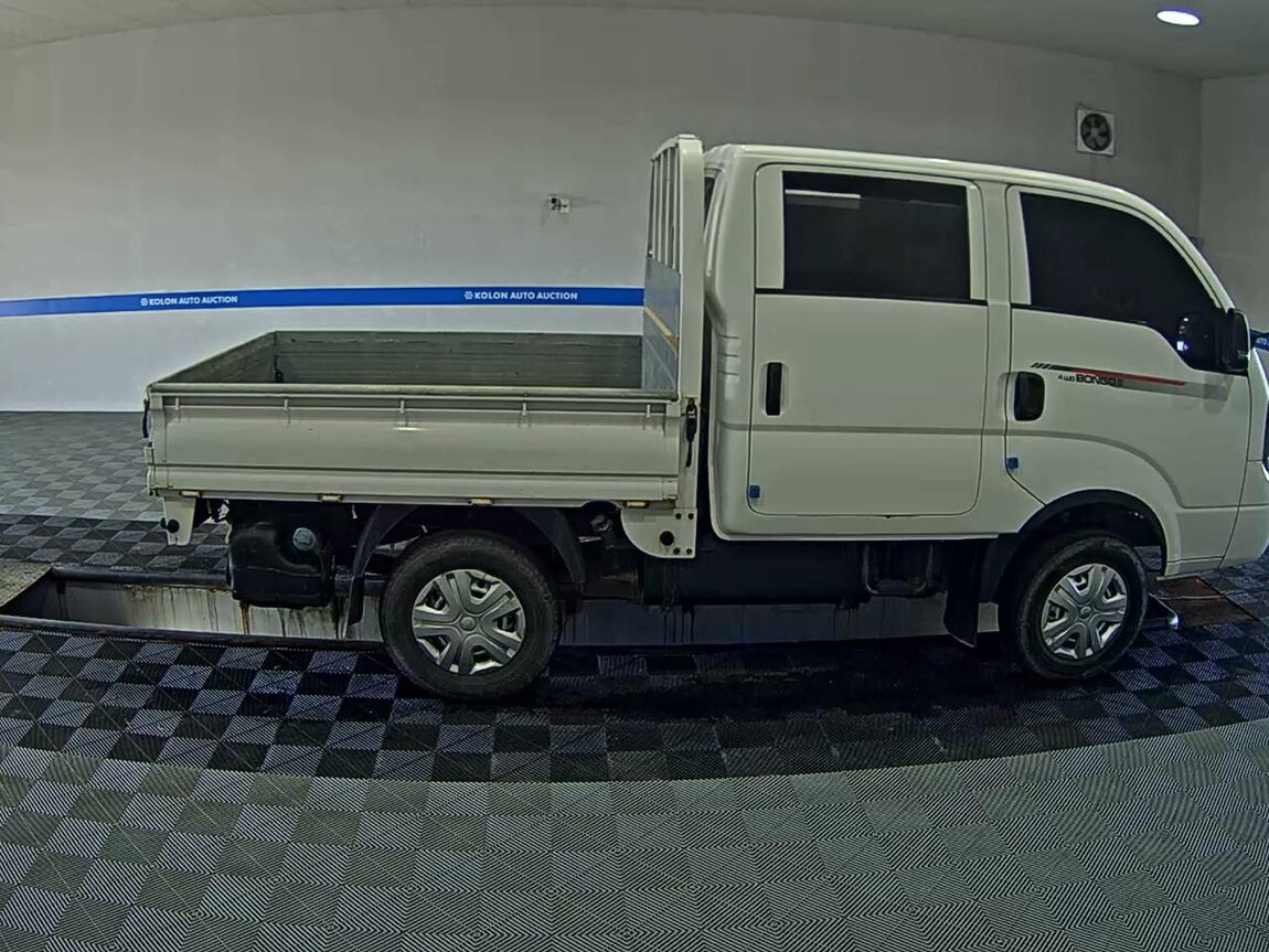 KIA THE NEW BONGO III CARGO 1 TON 4WD DOUBLE CAB LONG WHEELBASE GL 2022 - zdjęcie 4