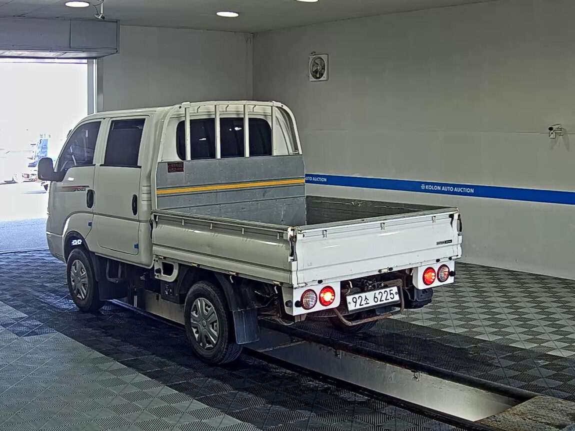 KIA THE NEW BONGO III CARGO 1 TON 4WD DOUBLE CAB LONG WHEELBASE GL 2022 - zdjęcie 6