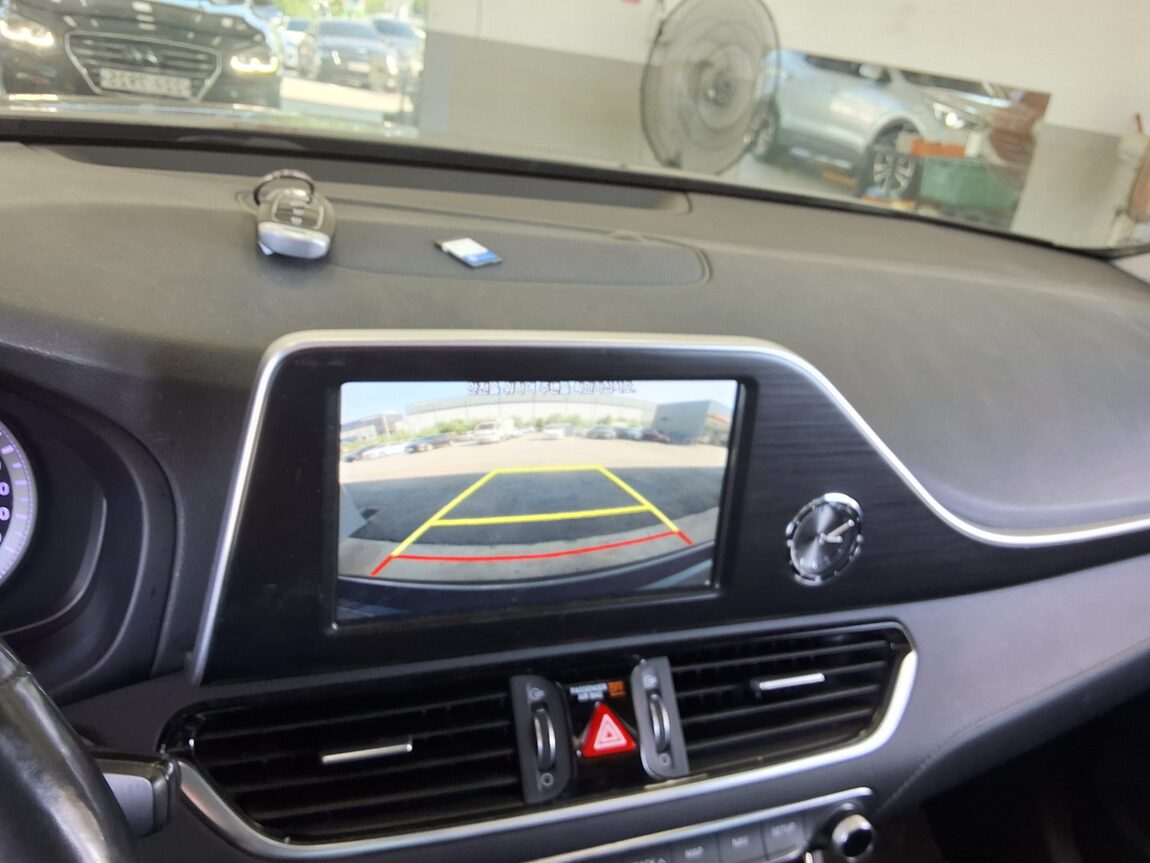 HYUNDAI GRANDEUR IG 2.4 GDi PREMIUM 2019 - zdjęcie 19