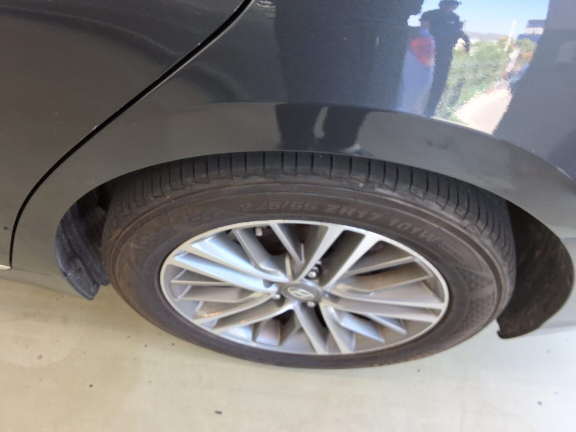 HYUNDAI GRANDEUR IG 2.4 GDi PREMIUM 2019 - zdjęcie 24