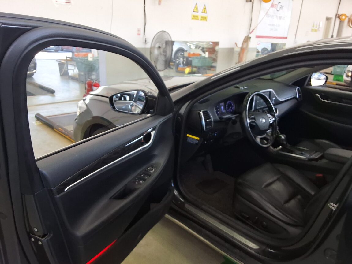 HYUNDAI GRANDEUR IG 2.4 GDi PREMIUM 2019 - zdjęcie 10
