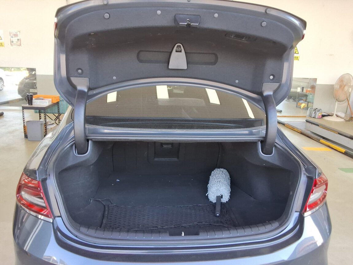 HYUNDAI GRANDEUR IG 2.4 GDi PREMIUM 2019 - zdjęcie 15