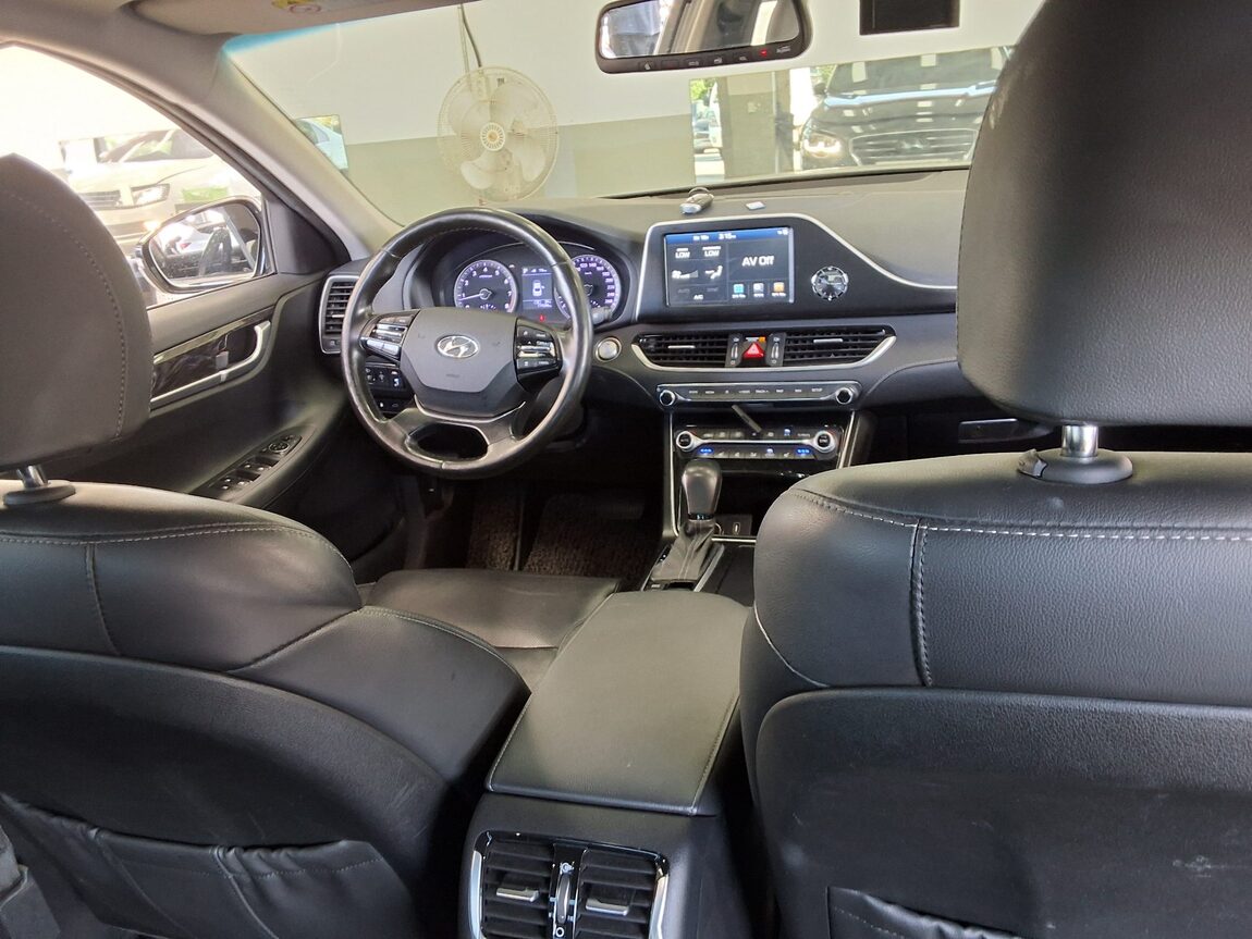 HYUNDAI GRANDEUR IG 2.4 GDi PREMIUM 2019 - zdjęcie 11