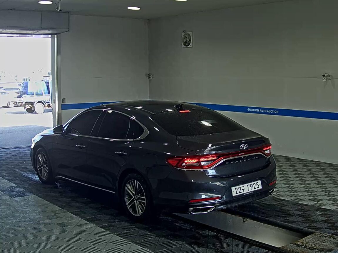 HYUNDAI GRANDEUR IG 2.4 GDi PREMIUM 2019 - zdjęcie 6