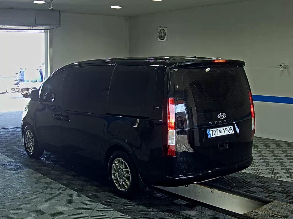 HYUNDAI STARIA 2.2 DIESEL TOURER 11-SEATER 2WD MODERN 2022 - zdjęcie 6