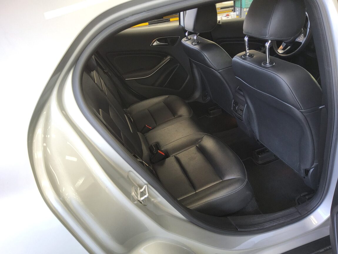 MERCEDES-BENZ GLA-CLASS GLA 200 d 2016 - zdjęcie 13