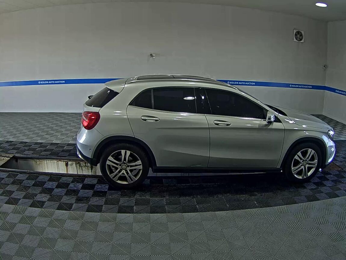 MERCEDES-BENZ GLA-CLASS GLA 200 d 2016 - zdjęcie 4