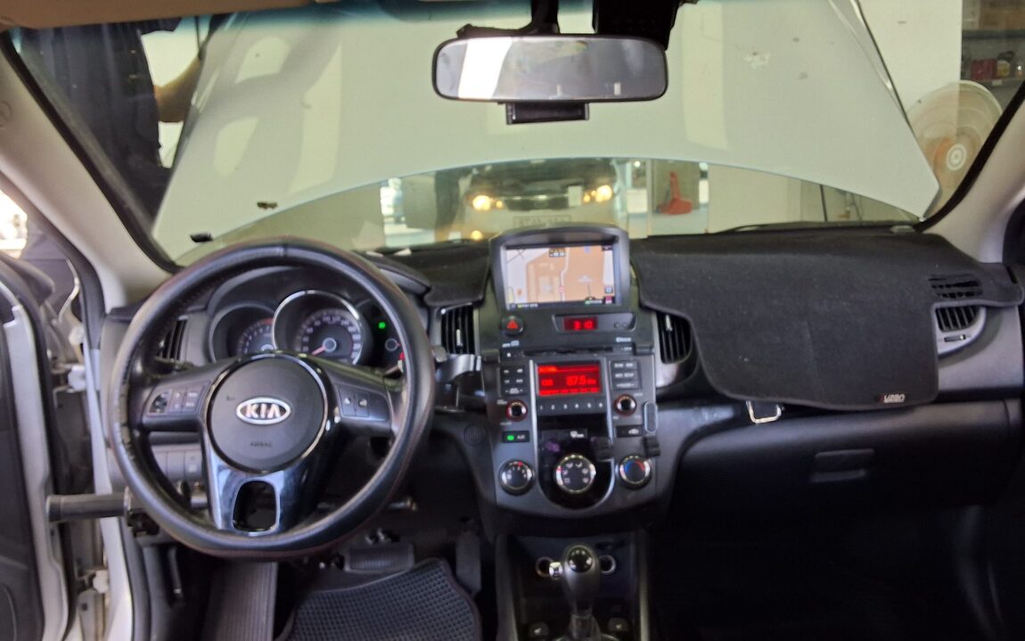 KIA FORTE 1.6 GDI LUXURY 2013 - zdjęcie 11