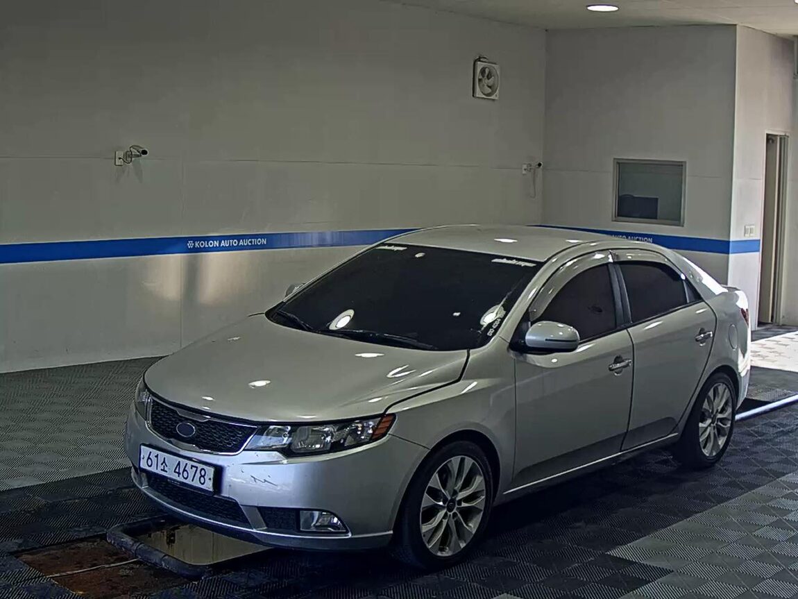 KIA FORTE 1.6 GDI LUXURY 2013 - zdjęcie 2