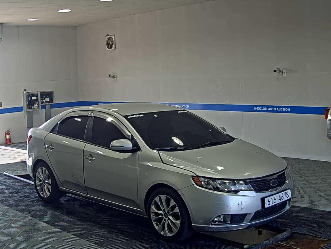 KIA FORTE 1.6 GDI LUXURY 2013 - zdjęcie 3