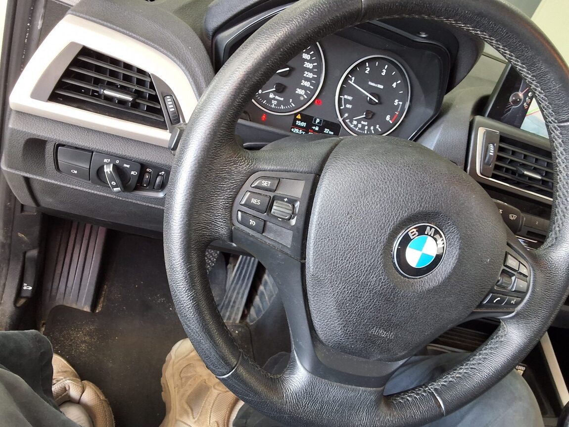 BMW 1 SERIES (2ND GEN) 5-DOOR 118d JOY 2017 - zdjęcie 23