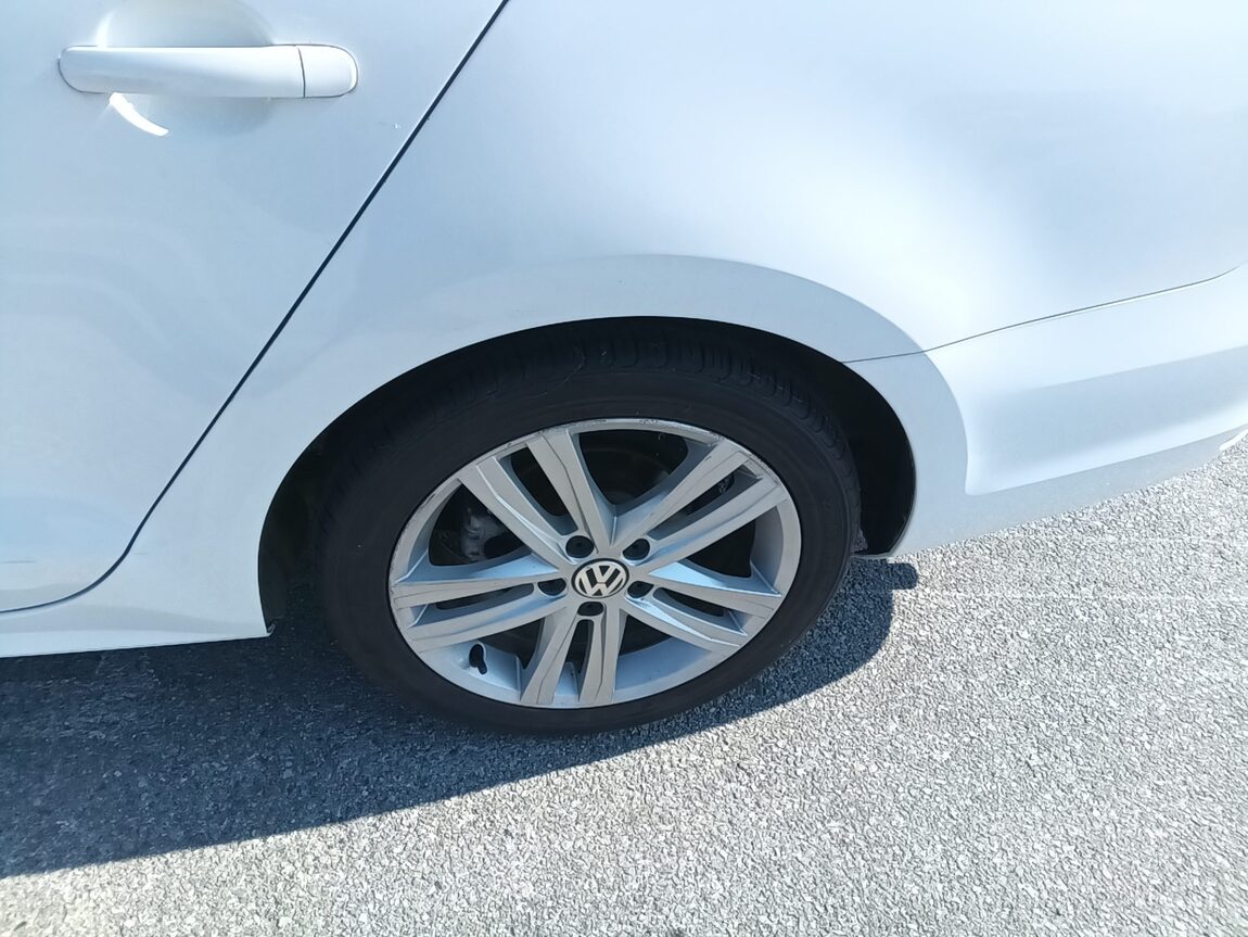 VOLKSWAGEN JETTA (6TH GEN) 2.0 TDI BLUEMOTION PREMIUM 2015 - zdjęcie 25