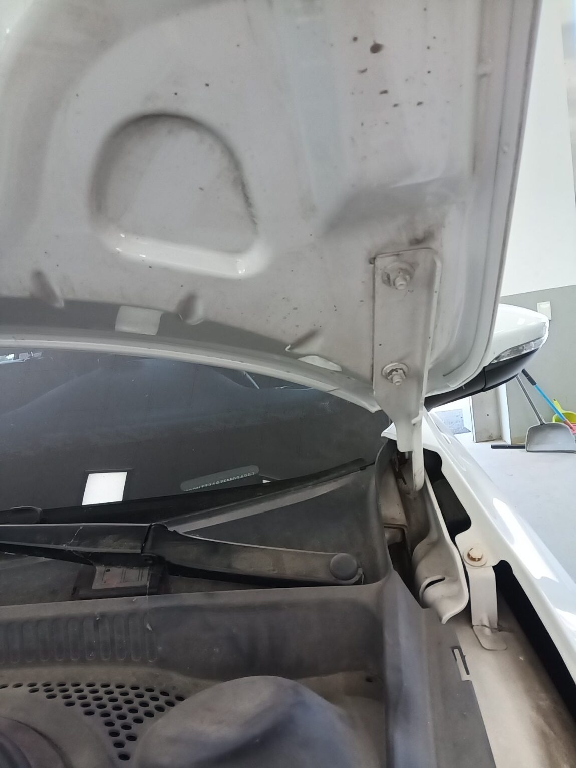 VOLKSWAGEN JETTA (6TH GEN) 2.0 TDI BLUEMOTION PREMIUM 2015 - zdjęcie 30