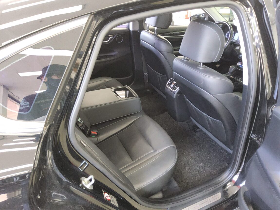 HYUNDAI GRANDEUR IG 2.4 GDi MODERN 2018 - zdjęcie 13
