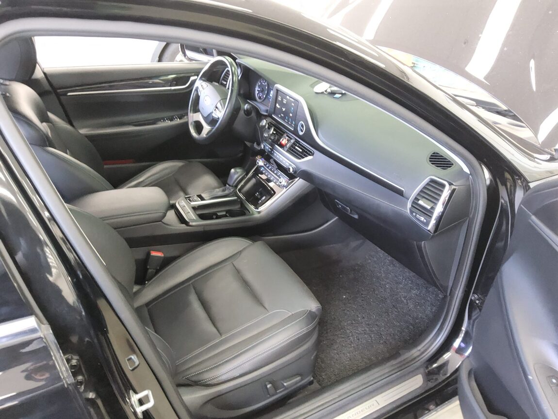 HYUNDAI GRANDEUR IG 2.4 GDi MODERN 2018 - zdjęcie 14