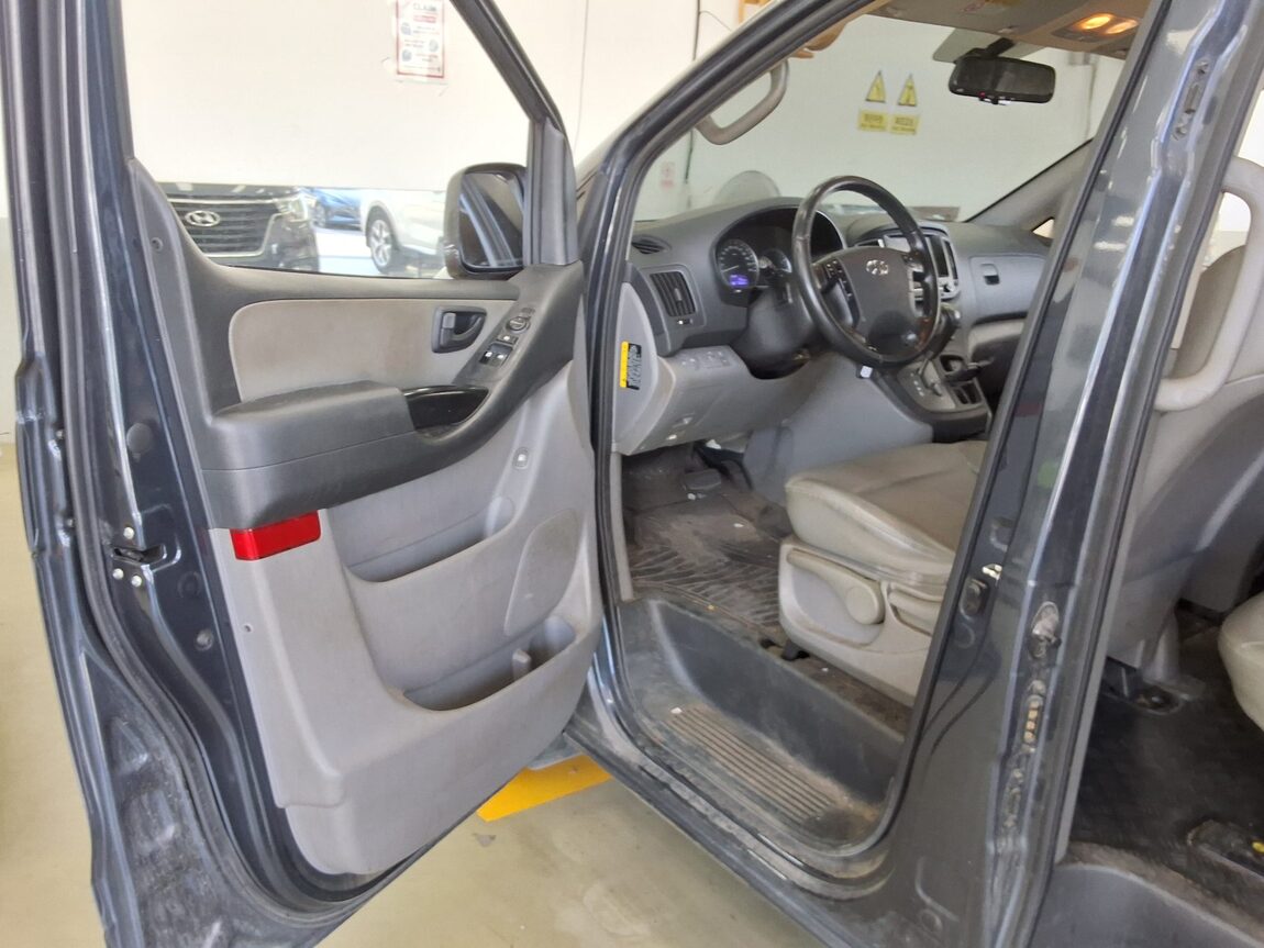 HYUNDAI THE NEW GRAND STAREX 5-SEATER DIESEL VAN SMART 2019 - zdjęcie 10