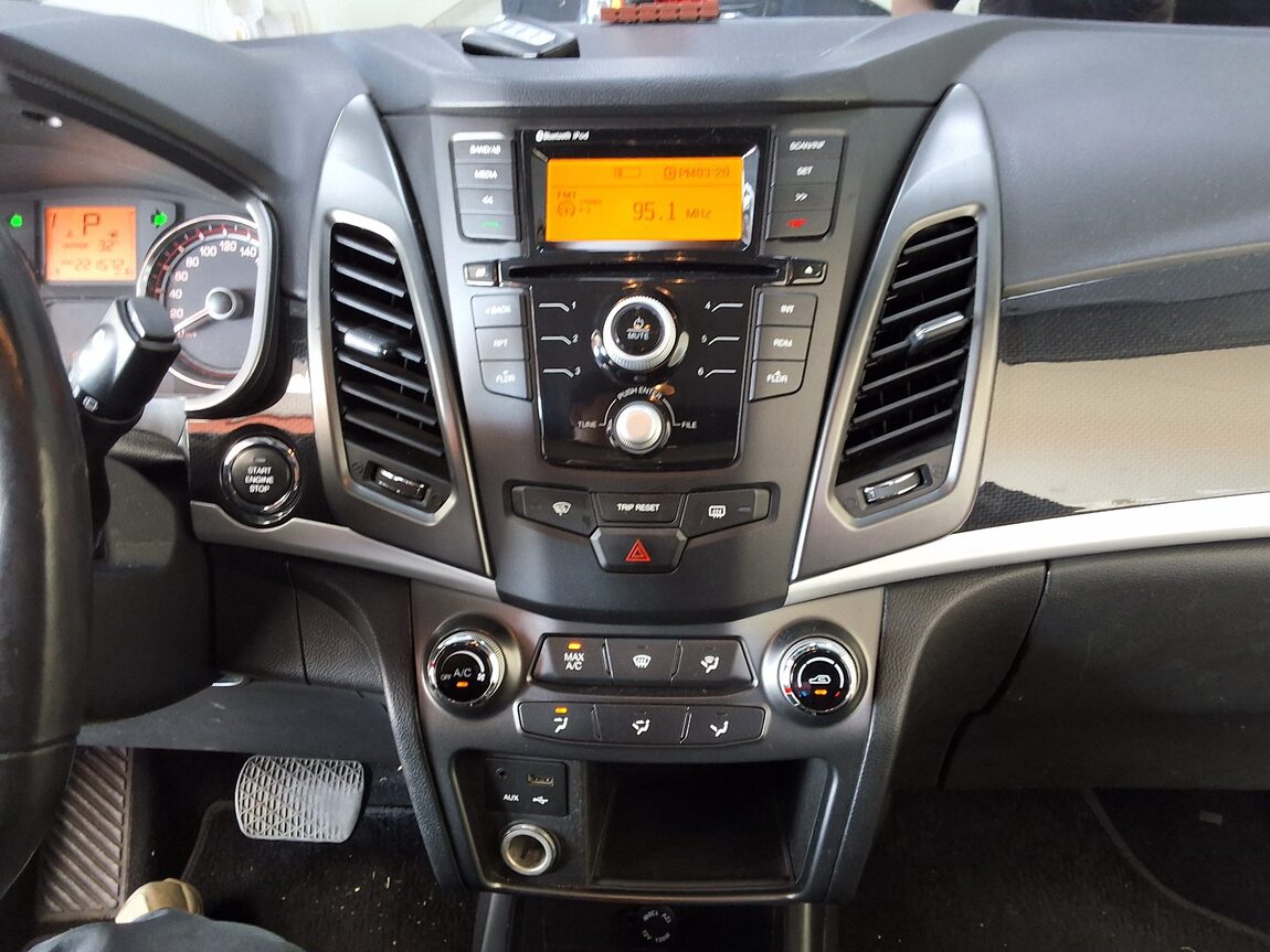KG MOBILITY (SSANGYONG) NEW STYLE KORANDO C 2.2 2WD RX PREMIUM MODEL 2018 - zdjęcie 23