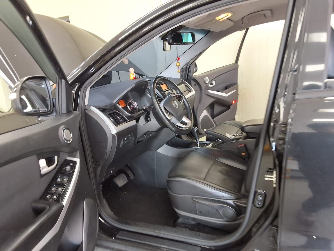 KG MOBILITY (SSANGYONG) NEW STYLE KORANDO C 2.2 2WD RX PREMIUM MODEL 2018 - zdjęcie 11