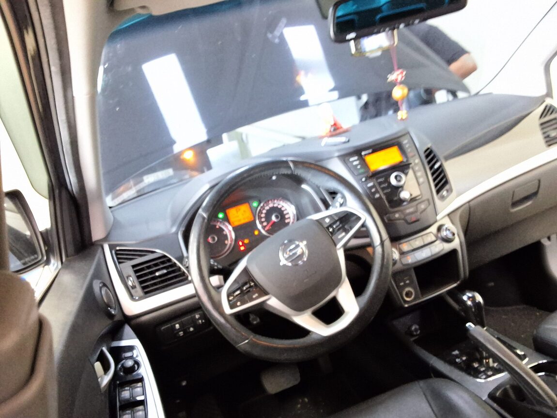 KG MOBILITY (SSANGYONG) NEW STYLE KORANDO C 2.2 2WD RX PREMIUM MODEL 2018 - zdjęcie 12