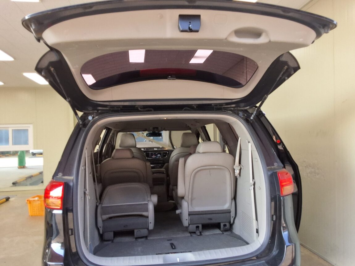 KIA ALL NEW CARNIVAL 9-SEATER DIESEL PRESTIGE 2018 - zdjęcie 16