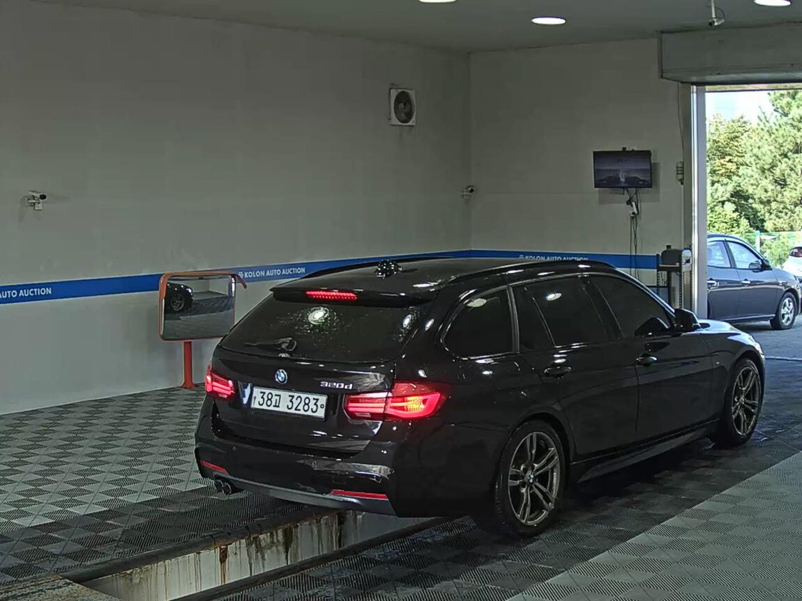 BMW 3 SERIES (6TH GEN) TOURING 320d M SPORT PACK SHADOW 2019 - zdjęcie 5