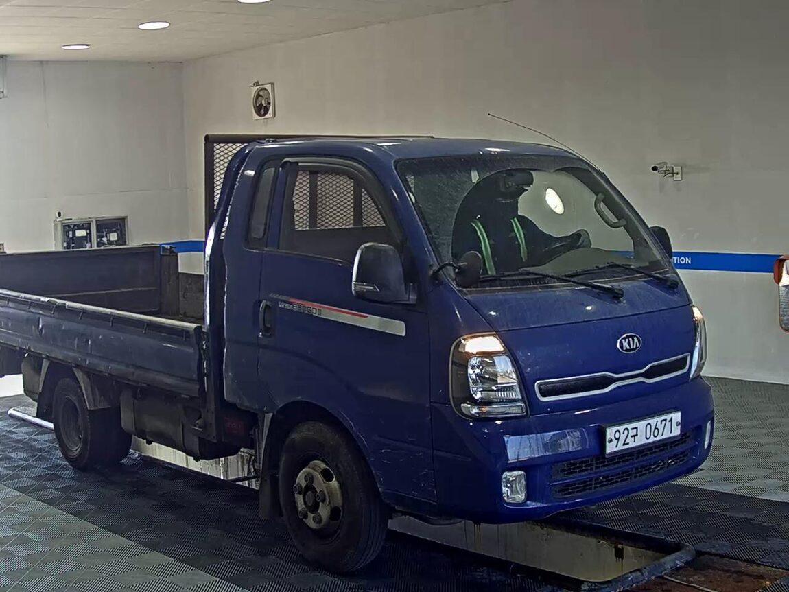 KIA THE NEW BONGO III CARGO 1.2 TON KING CAB EXTRA LONG WHEELBASE GL 2020 - zdjęcie 3