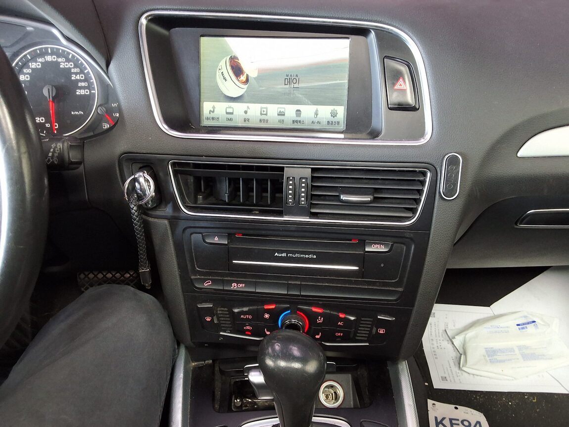 AUDI Q5 2.0 TDI QUATTRO 2011 - zdjęcie 24