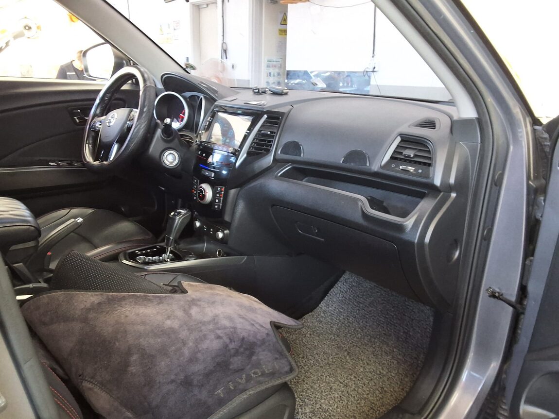 KG MOBILITY (SSANGYONG) TIVOLI AIR DIESEL 2WD IX 2018 - zdjęcie 14