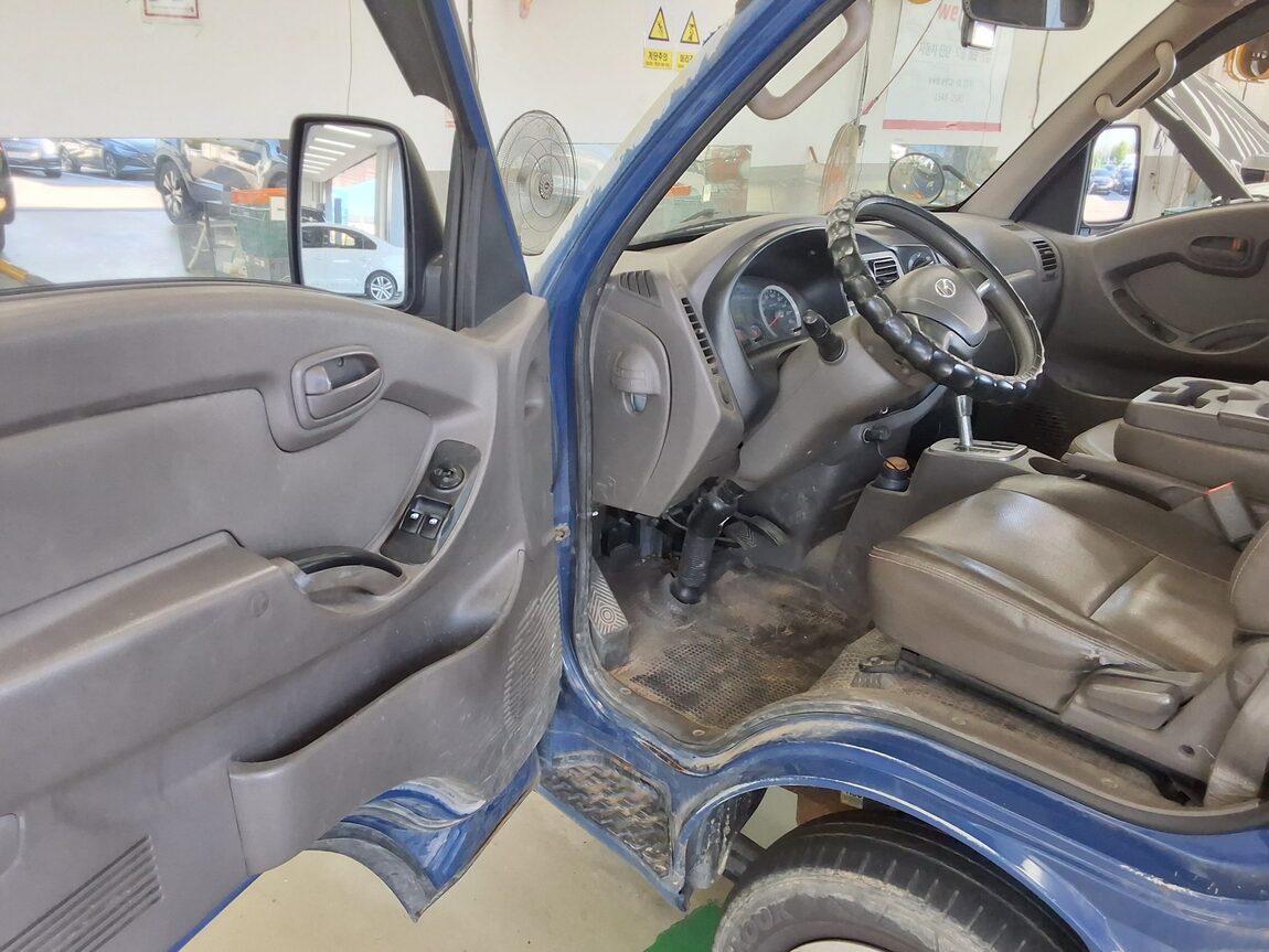 HYUNDAI PORTER II CRDi SUPER CAB EXTRA LONG WHEELBASE PLUS 2014 - zdjęcie 10