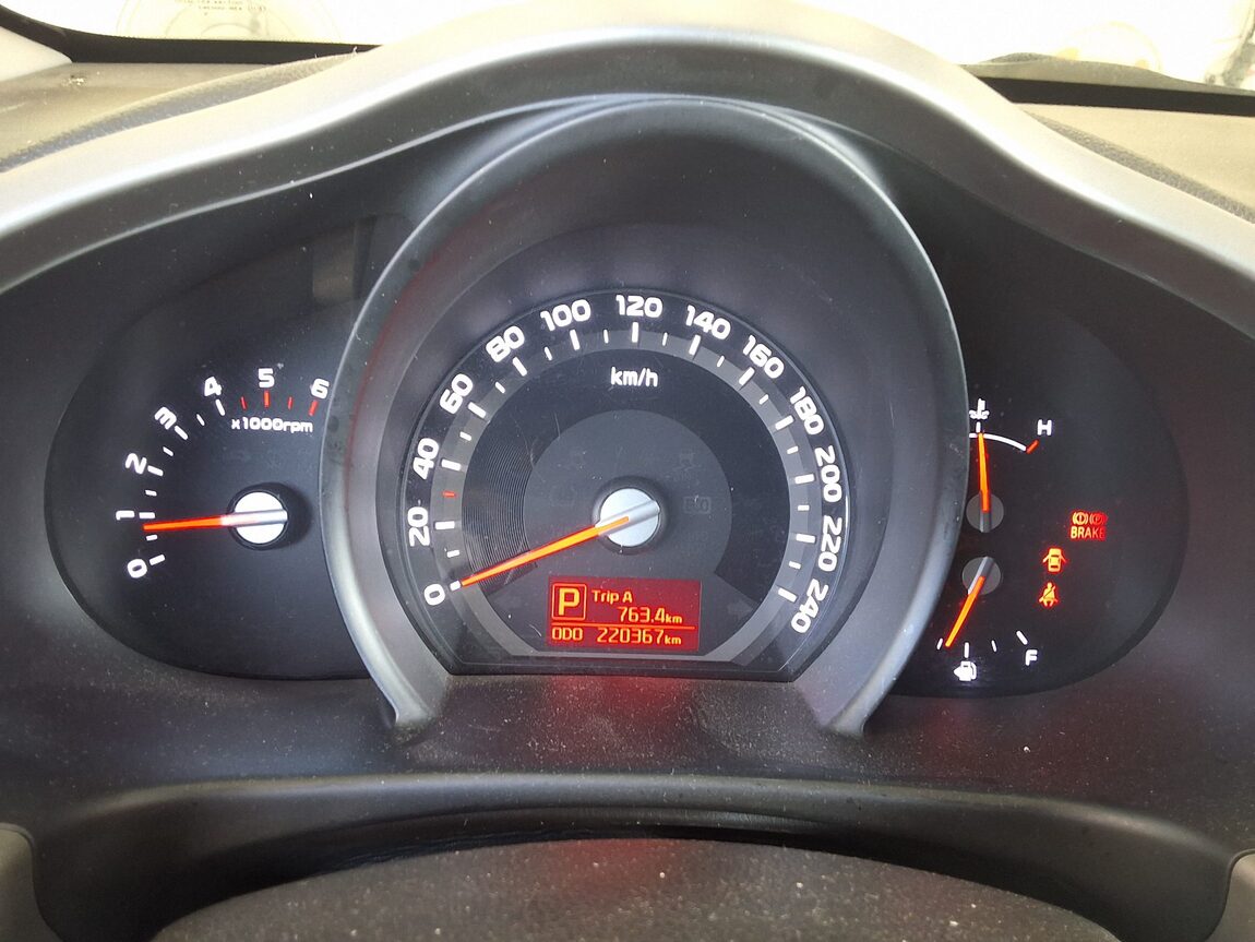 KIA THE NEW SPORTAGE R DIESEL R2.0 2WD PRESTIGE 2016 - zdjęcie 10