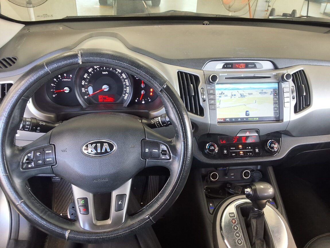 KIA THE NEW SPORTAGE R DIESEL R2.0 2WD PRESTIGE 2016 - zdjęcie 18