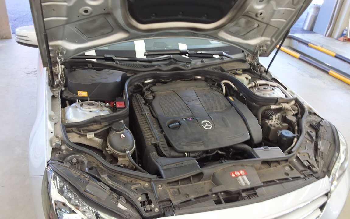 MERCEDES-BENZ E-CLASS (4TH GEN) E300 4MATIC AVANTGARDE 2014 - zdjęcie 22