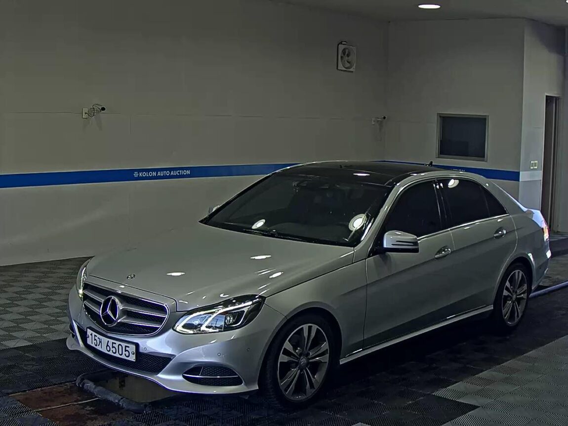 MERCEDES-BENZ E-CLASS (4TH GEN) E300 4MATIC AVANTGARDE 2014 - zdjęcie 2