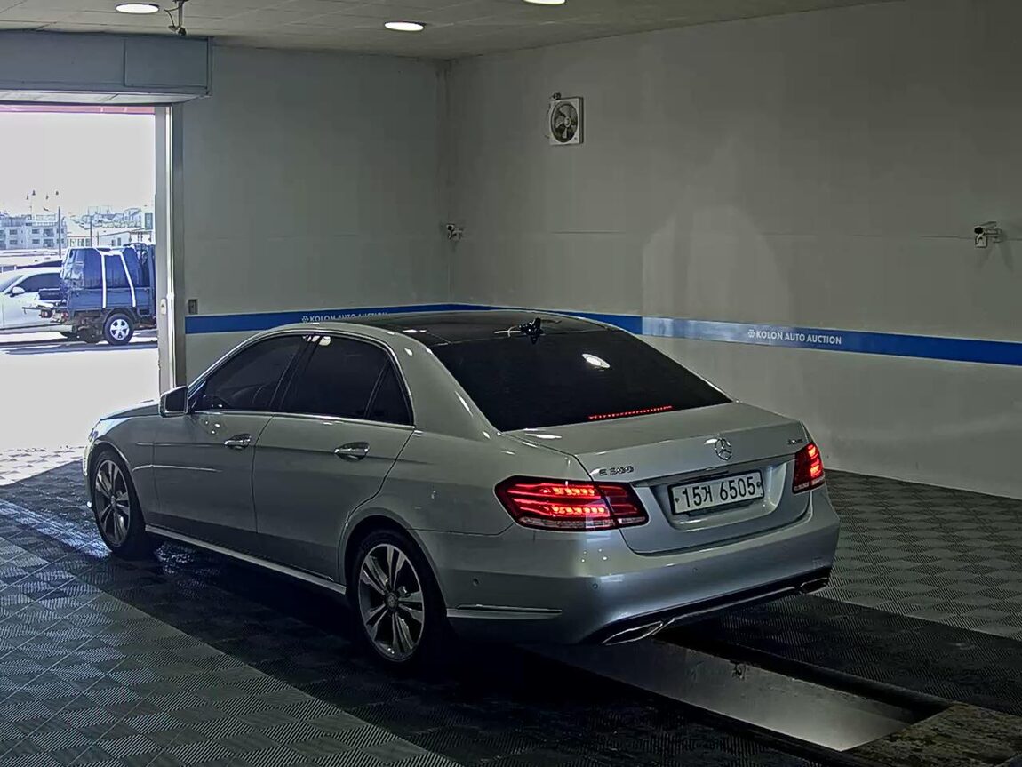 MERCEDES-BENZ E-CLASS (4TH GEN) E300 4MATIC AVANTGARDE 2014 - zdjęcie 6