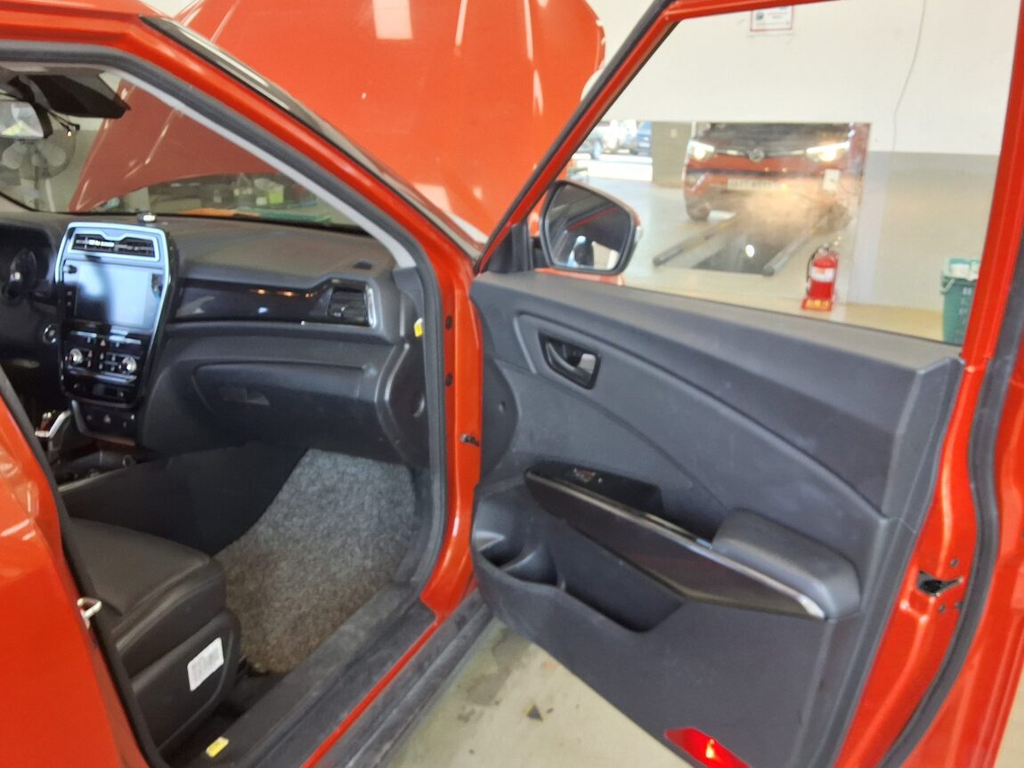 KG MOBILITY (SSANGYONG) VERY NEW TIVOLI 1.5 GASOLINE 2WD V3 2021 - zdjęcie 14