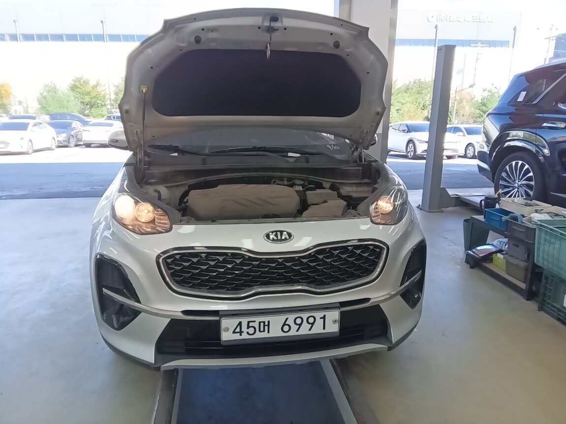 KIA SPORTAGE THE BOLD R2.0 DIESEL 2WD PRESTIGE 2019 - zdjęcie 21