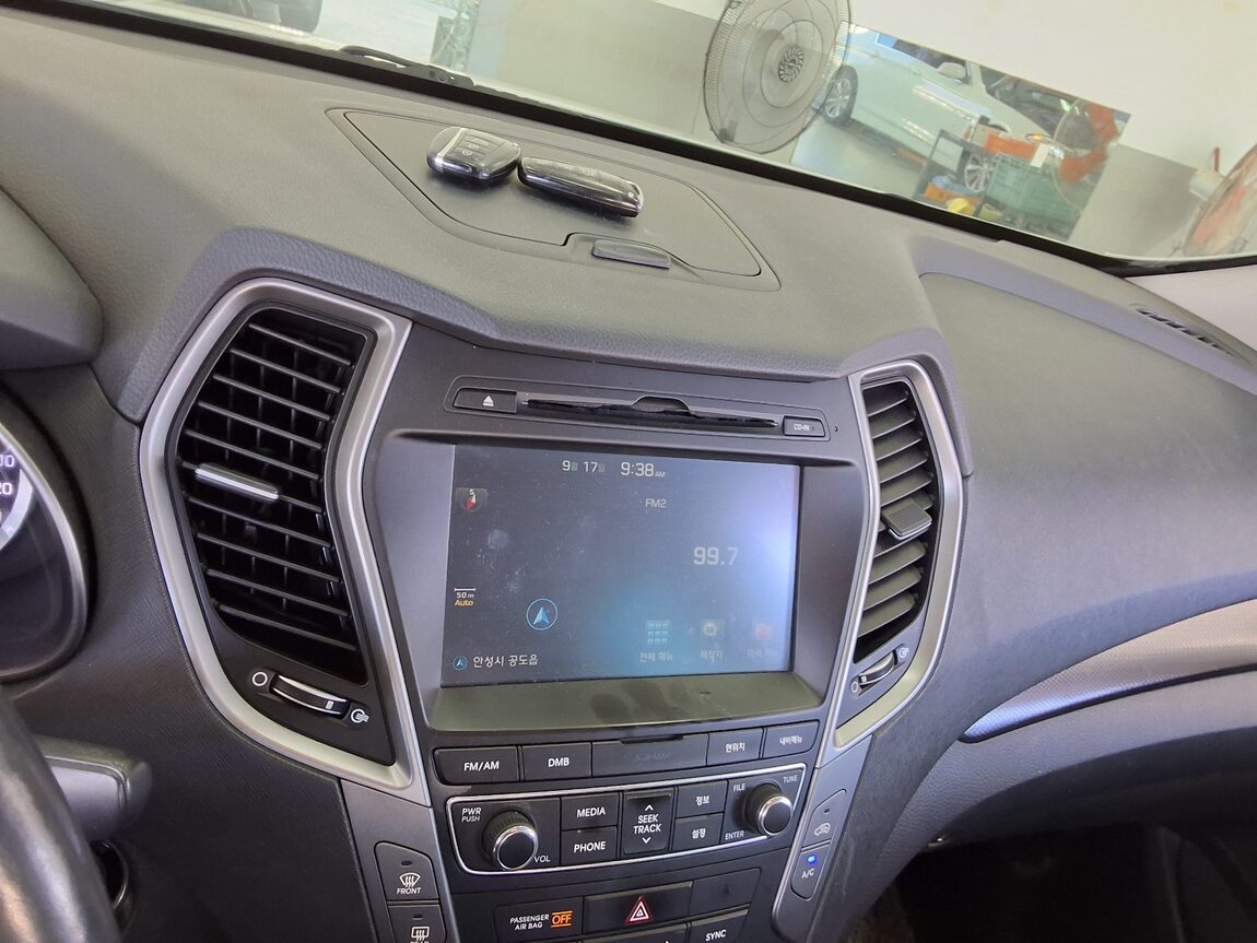 HYUNDAI SANTA FE THE PRIME DIESEL R2.0 4WD PREMIUM 2017 - zdjęcie 18