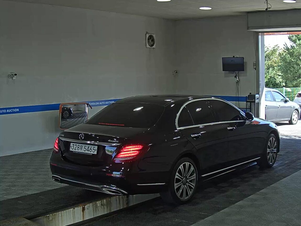 MERCEDES-BENZ E-CLASS (5TH GEN) E450 4MATIC EXCLUSIVE 2020 - zdjęcie 5