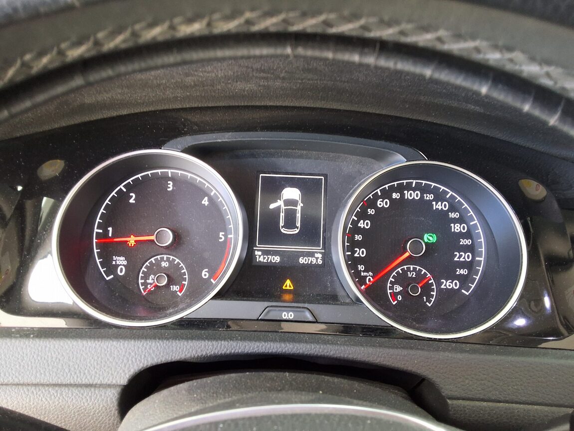 VOLKSWAGEN GOLF (7TH GEN) 2.0 TDI 2016 - zdjęcie 10