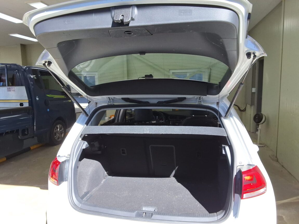 VOLKSWAGEN GOLF (7TH GEN) 2.0 TDI 2016 - zdjęcie 16