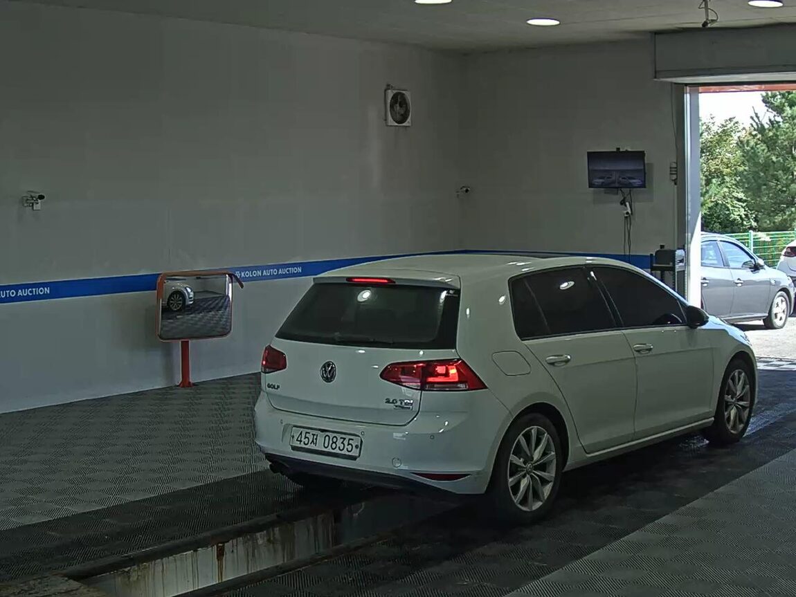 VOLKSWAGEN GOLF (7TH GEN) 2.0 TDI 2016 - zdjęcie 5