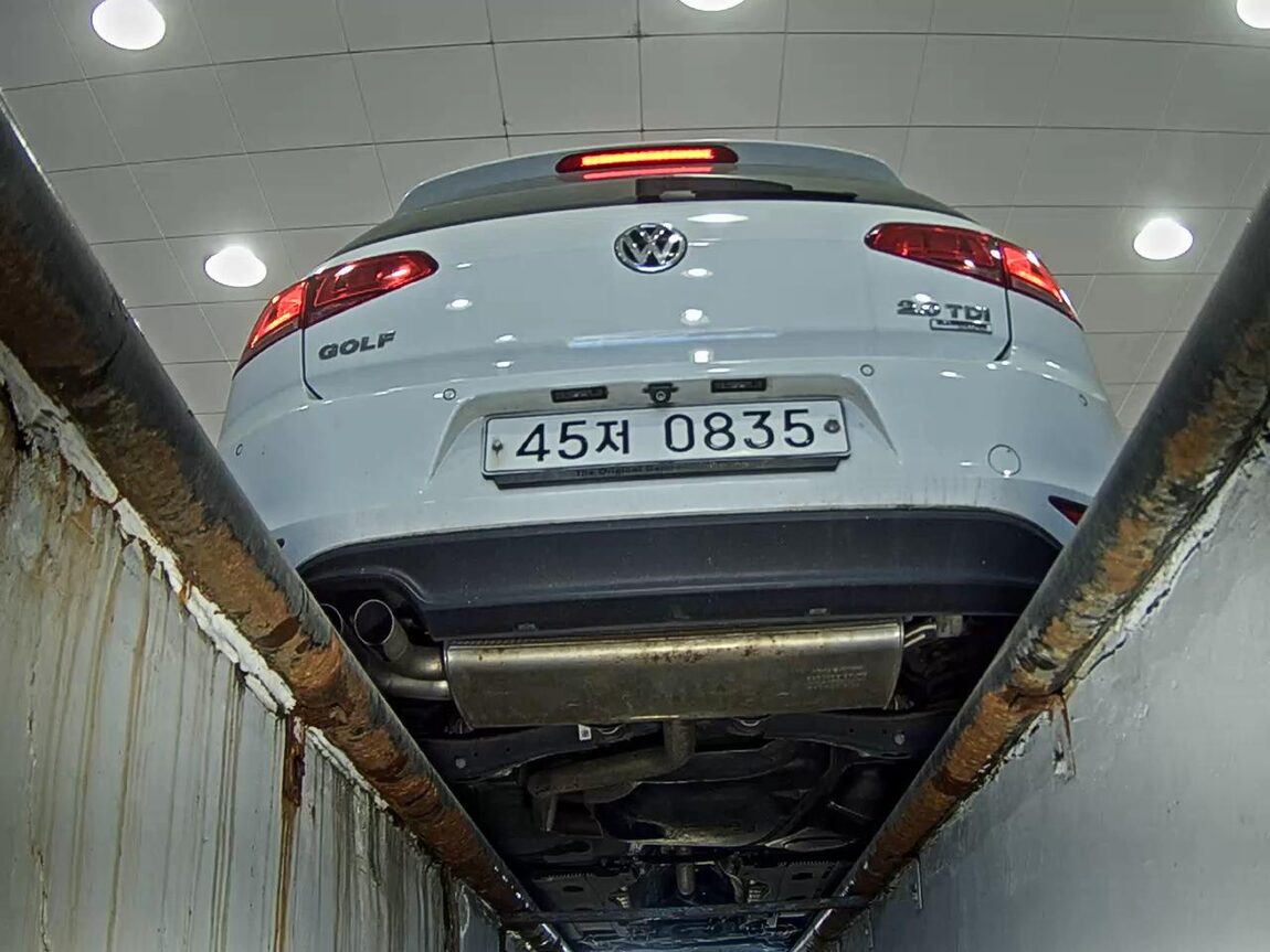 VOLKSWAGEN GOLF (7TH GEN) 2.0 TDI 2016 - zdjęcie 8