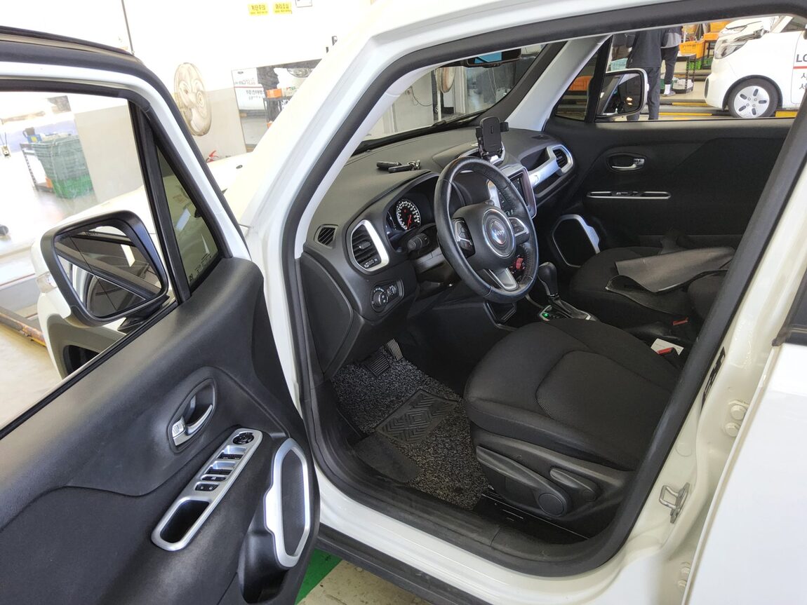 JEEP RENEGADE 2.4 GASOLINE LONGITUDE 2021 - zdjęcie 10
