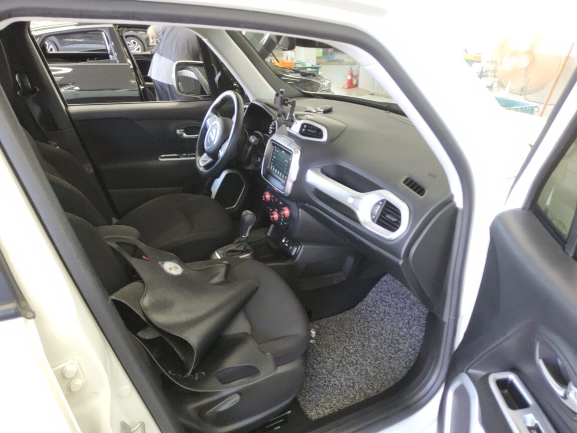 JEEP RENEGADE 2.4 GASOLINE LONGITUDE 2021 - zdjęcie 14
