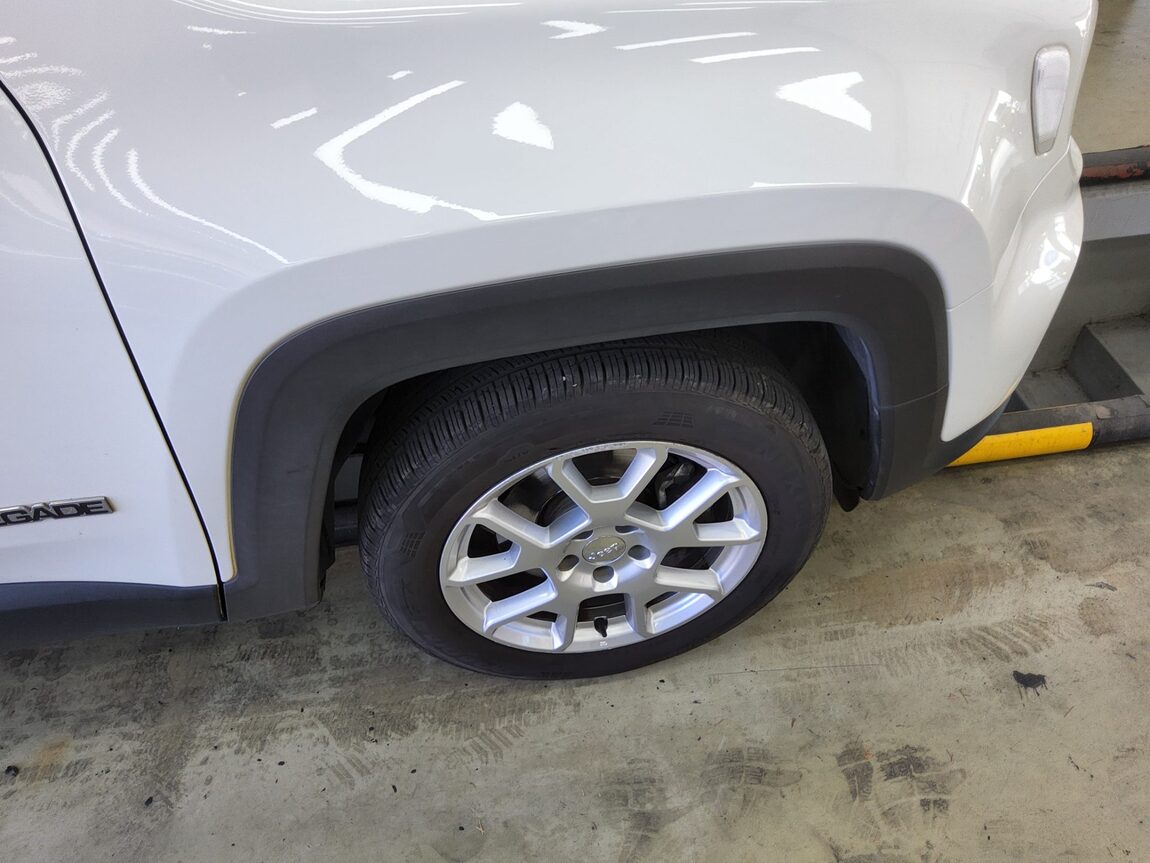 JEEP RENEGADE 2.4 GASOLINE LONGITUDE 2021 - zdjęcie 23