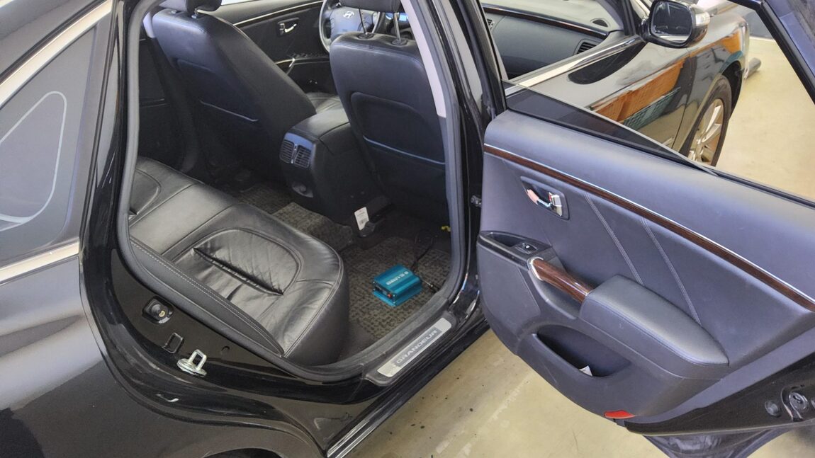 HYUNDAI GRANDEUR NEW LUXURY Q270 LUXURY 2010 - zdjęcie 13