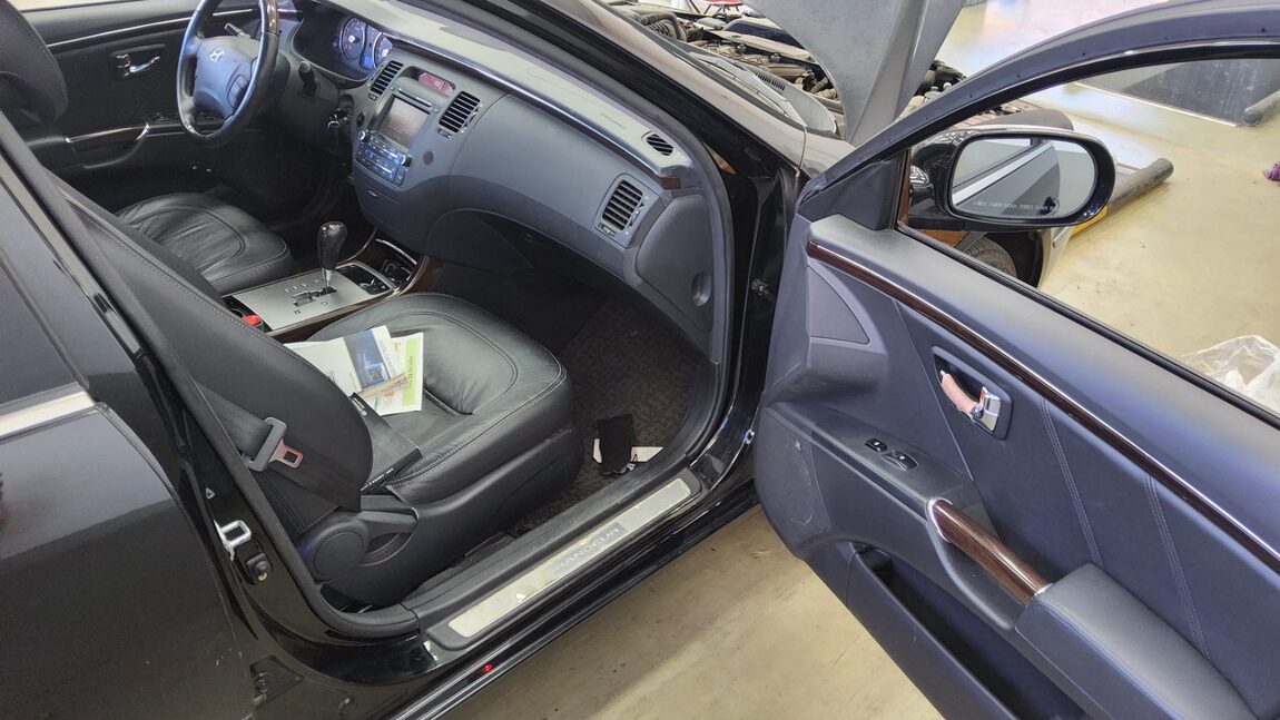HYUNDAI GRANDEUR NEW LUXURY Q270 LUXURY 2010 - zdjęcie 14