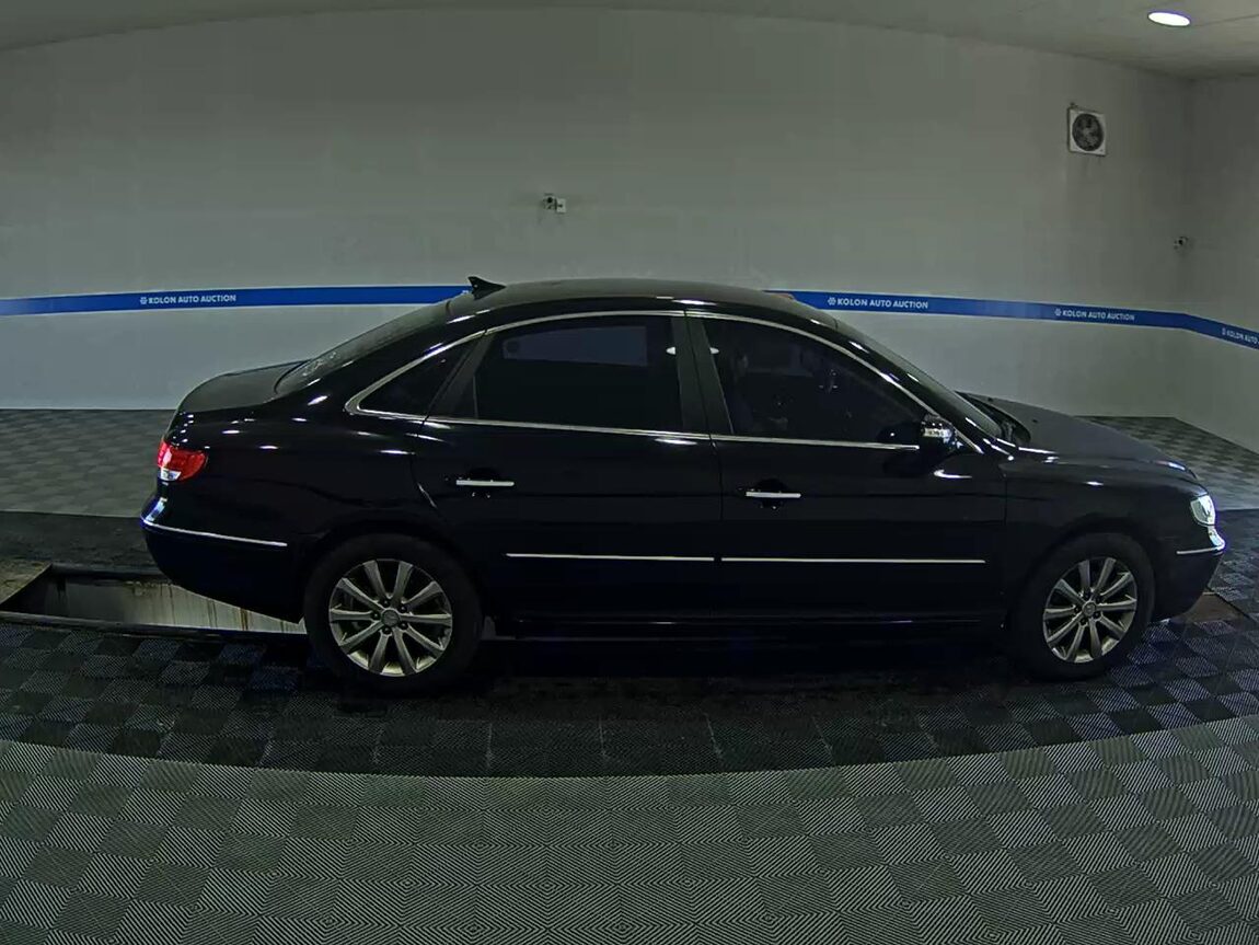 HYUNDAI GRANDEUR NEW LUXURY Q270 LUXURY 2010 - zdjęcie 4